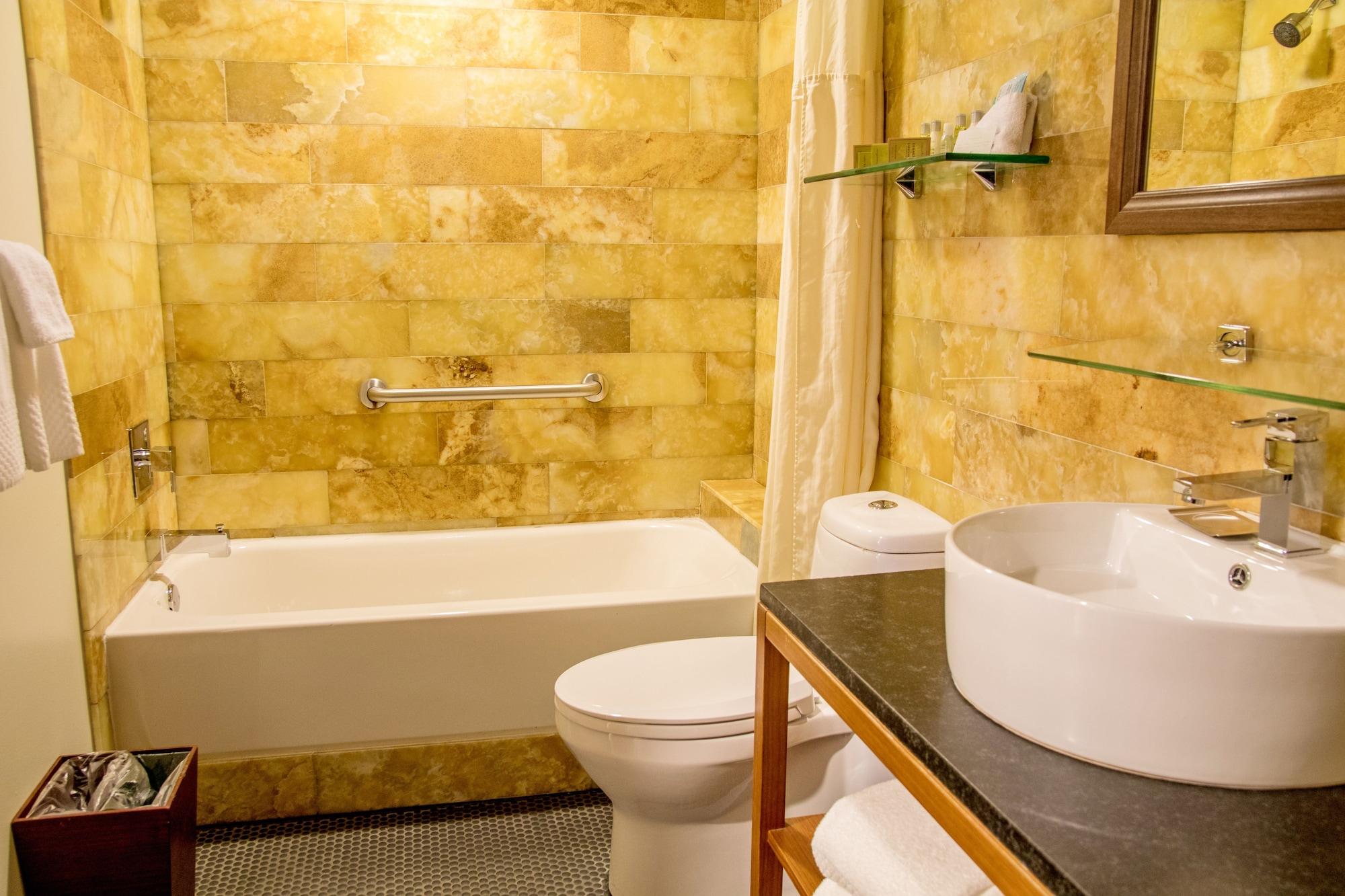 The Tudor Arms - A Doubletree By Hilton 4* Cleveland